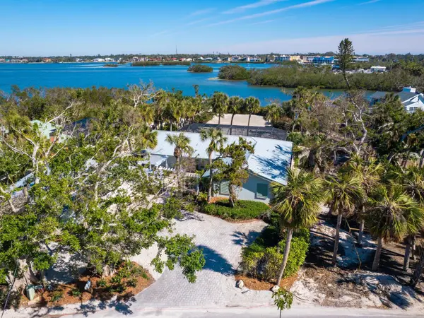 18 N CASEY KEY RD, Osprey, FL 34229