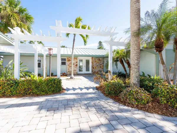 18 N CASEY KEY RD, Osprey, FL 34229