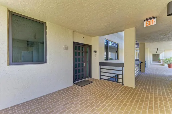 1065 GULF OF MEXICO DR #201, Longboat Key, FL 34228