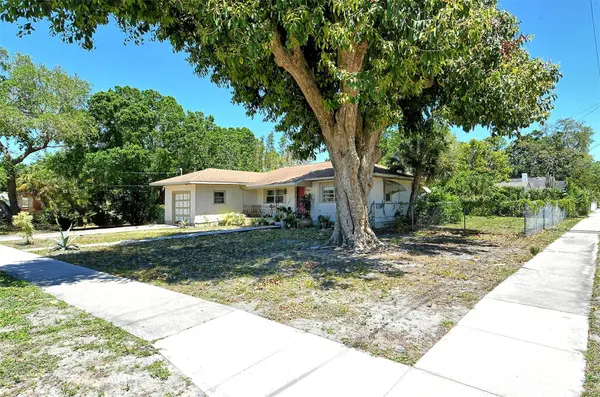 1504 COCOANUT AVE, Sarasota, FL 34236