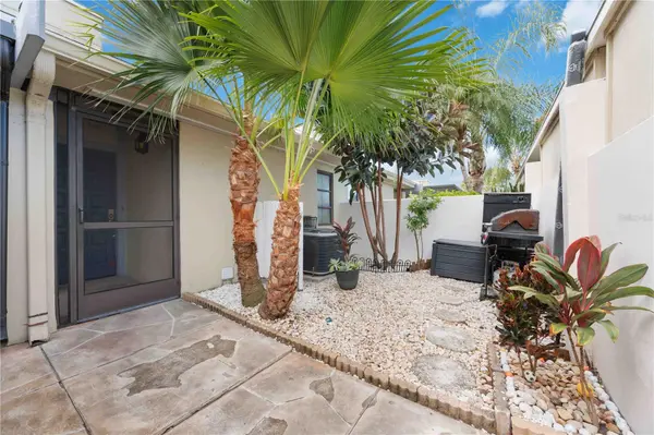 2767 HORSESHOE CT #Q-3, Sarasota, FL 34235