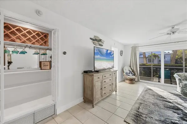 500 S WASHINGTON DR #3A, Sarasota, FL 34236