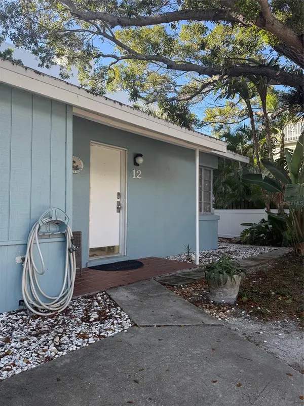 170 ROOSEVELT DR #10, Sarasota, FL 34236