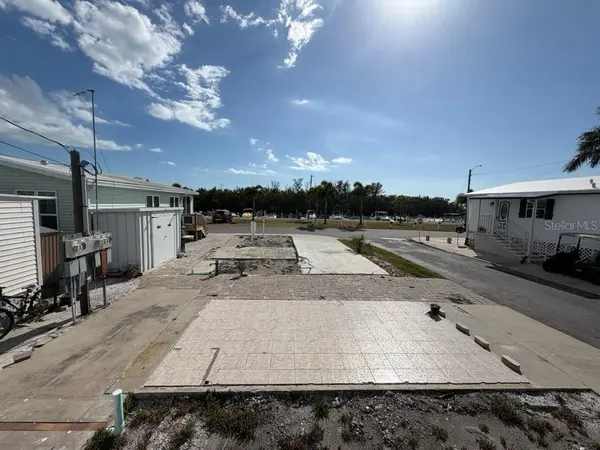 10315 CORTEZ RD W #4-4, Bradenton, FL 34210