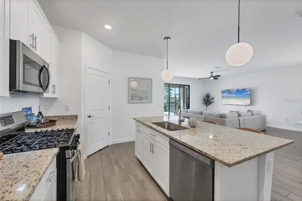 15716 BAREFOOT BEACH DR, Bradenton, FL 34211