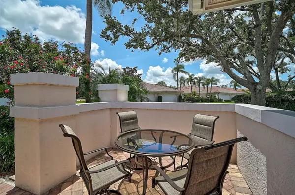 7341 GOLF POINTE CIR, Sarasota, FL 34243
