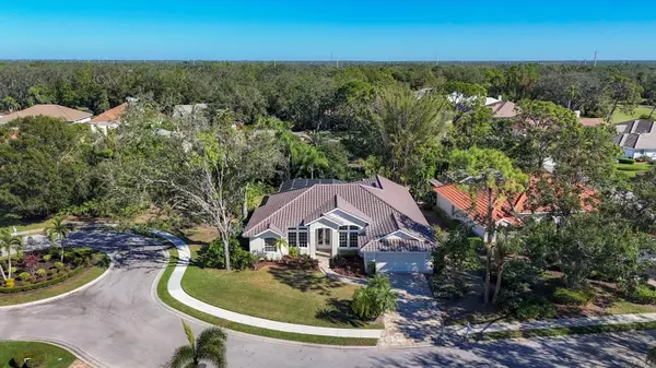 6615 HUNTER COMBE XING, University Park, FL 34201