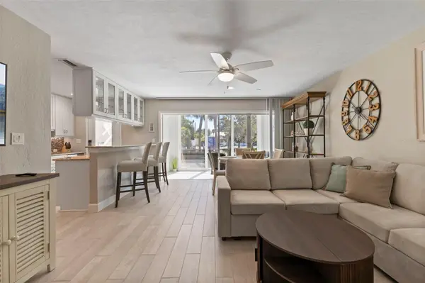 137 AVENIDA MESSINA #1, Sarasota, FL 34242