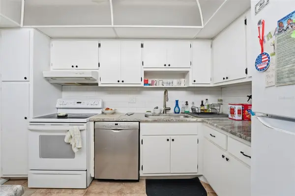 7461 W COUNTRY CLUB DR N #301, Sarasota, FL 34243