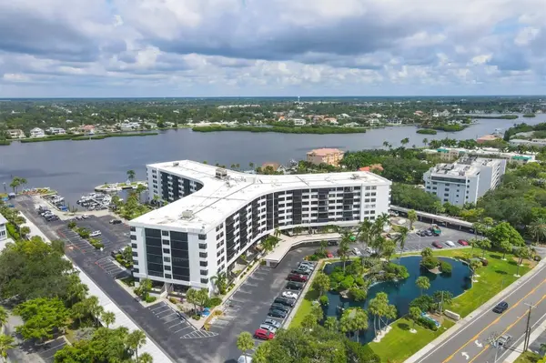 5855 MIDNIGHT PASS RD #420, Sarasota, FL 34242