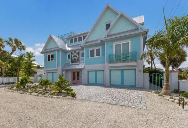 118 MANGROVE AVE, Anna Maria, FL 34216