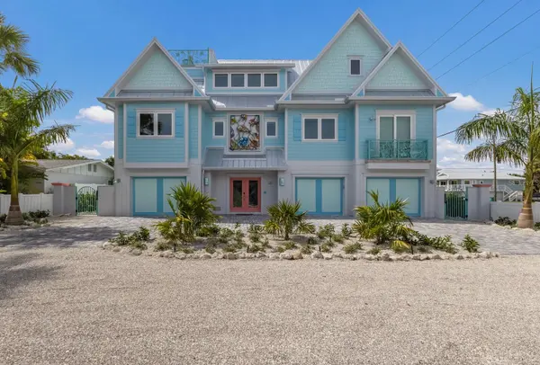 118 MANGROVE AVE, Anna Maria, FL 34216