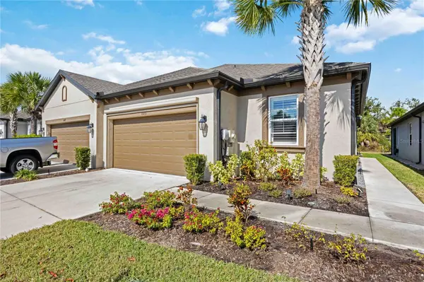 6081 AMBERLY DR, Bradenton, FL 34208