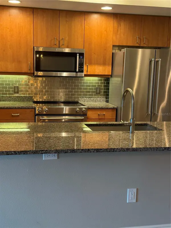 800 N TAMIAMI TRL #211, Sarasota, FL 34236