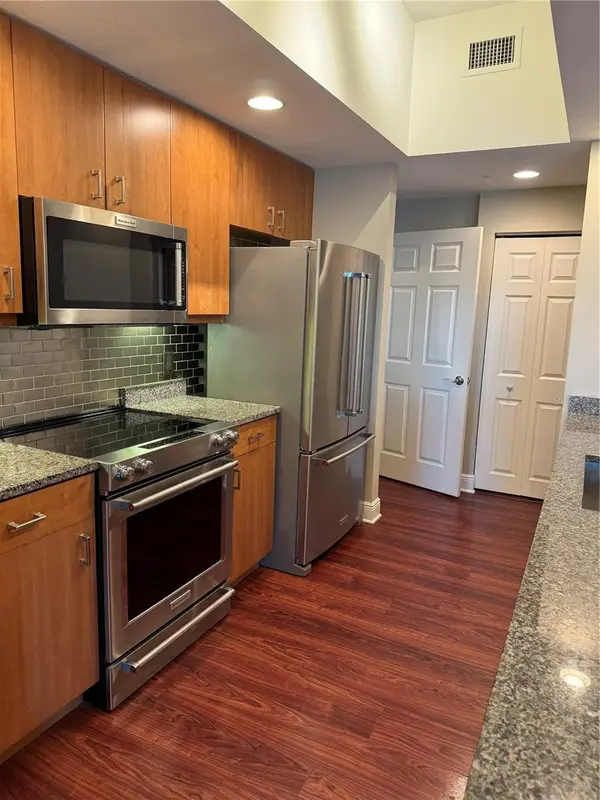 800 N TAMIAMI TRL #211, Sarasota, FL 34236