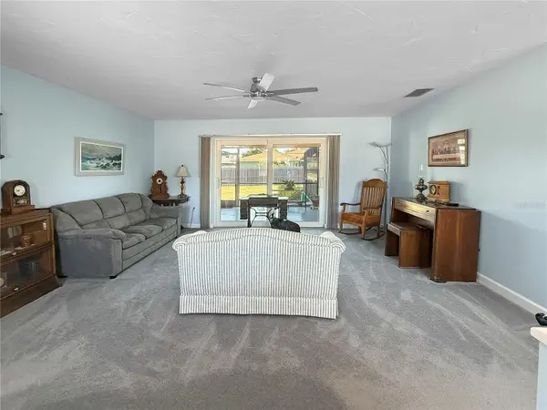 2042 COUNTRY MEADOWS PL, Sarasota, FL 34235