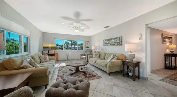 2657 RIVERBLUFF Pkwy #V122, Sarasota, FL 34231
