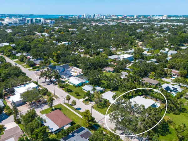 2467 HYDE PARK ST, Sarasota, FL 34239