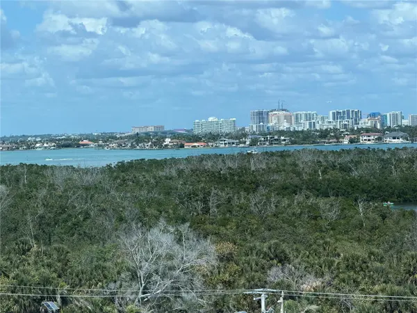 1750 BENJAMIN FRANKLIN DR #9F, Sarasota, FL 34236