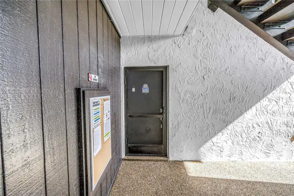 3269 BENEVA RD #102, Sarasota, FL 34232