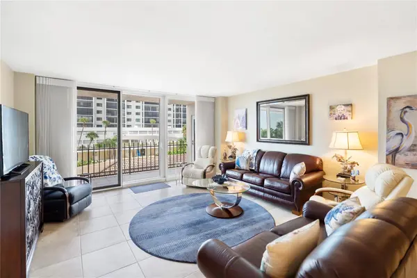 1212 BENJAMIN FRANKLIN DR #206, Sarasota, FL 34236