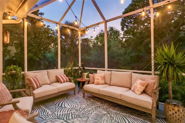 7608 WHITEBRIDGE GLN, University Park, FL 34201