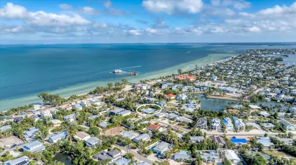 154 CRESCENT DR, Anna Maria, FL 34216