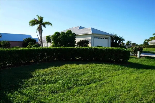 2 WINDWARD PL, Placida, FL 33946