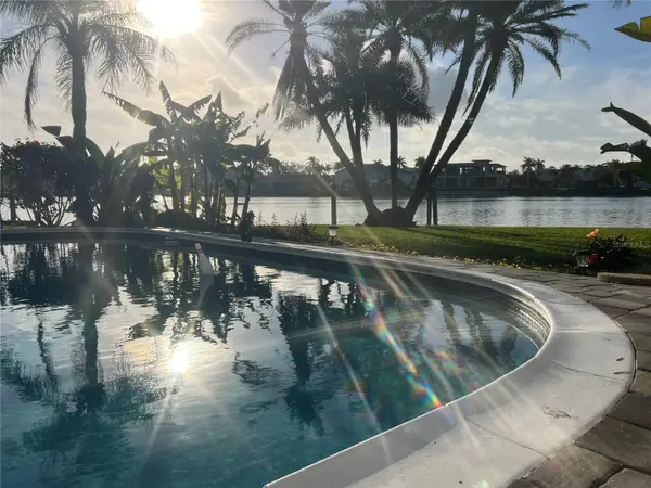 102 SEAGULL LN, Sarasota, FL 34236