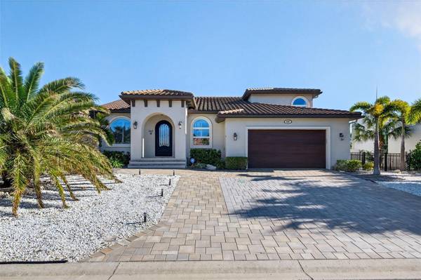 562 RANGER LN, Longboat Key, FL 34228