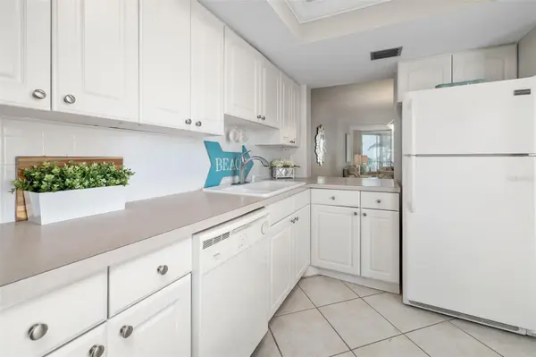 1770 BENJAMIN FRANKLIN DR #203, Sarasota, FL 34236