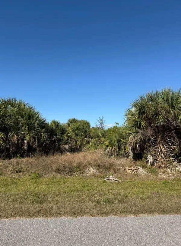 15401 HENNIPEN CIR, Port Charlotte, FL 33981