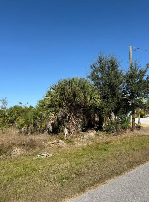 15401 HENNIPEN CIR, Port Charlotte, FL 33981