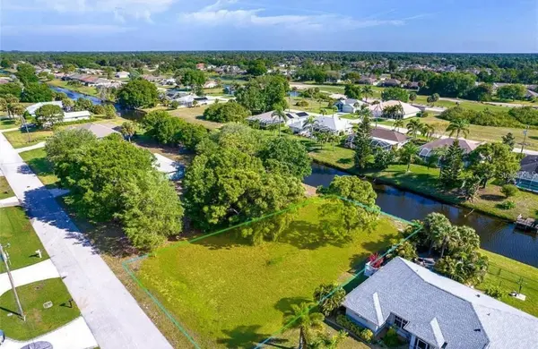 74 MARINER LN, Rotonda West, FL 33947