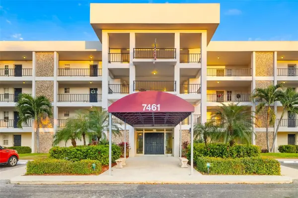 7461 W COUNTRY CLUB DR #404, Sarasota, FL 34243