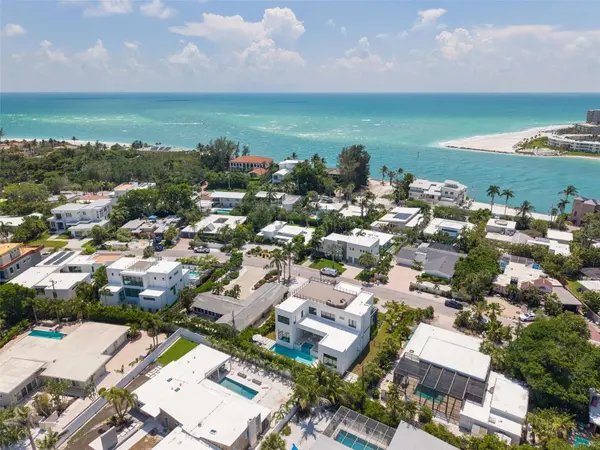 1212 CENTER PL, Sarasota, FL 34236