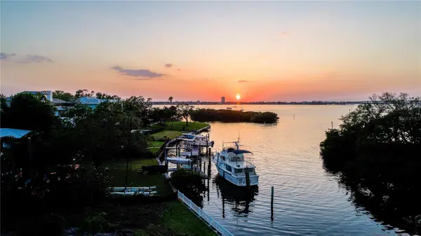 1521 BAY POINT DR, Sarasota, FL 34236