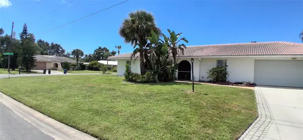 441 RUBENS DR E, Nokomis, FL 34275