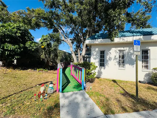 4509 BEE RIDGE RD #E, Sarasota, FL 34233