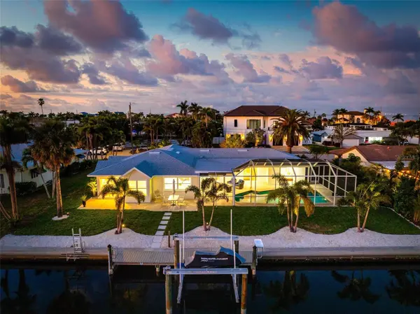 616 FOXWORTH LN, Holmes Beach, FL 34217