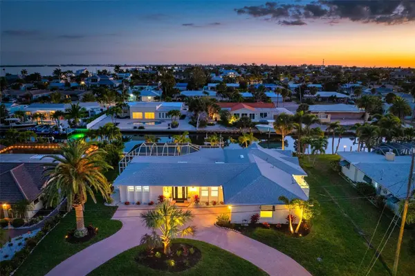 616 FOXWORTH LN, Holmes Beach, FL 34217