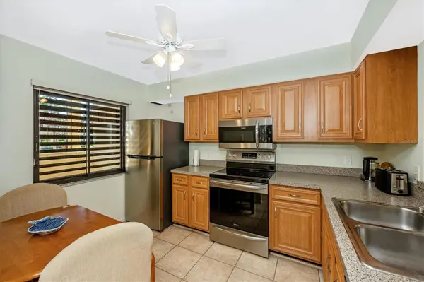 5219 LAKE VILLAGE DR #21, Sarasota, FL 34235