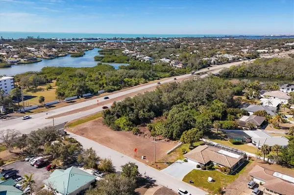 2099 S TAMIAMI TRL, Osprey, FL 34229