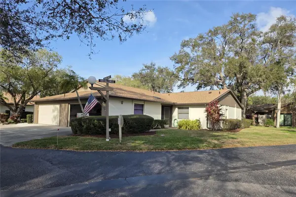 4735 OAK HILL DR #8, Sarasota, FL 34232