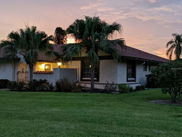 5581 GOLF POINTE DR, Sarasota, FL 34243
