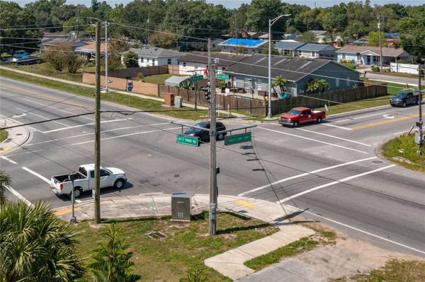 101 EAGLE LAKE LOOP RD E, Winter Haven, FL 33880