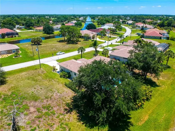 155 LONG MEADOW LN, Rotonda West, FL 33947