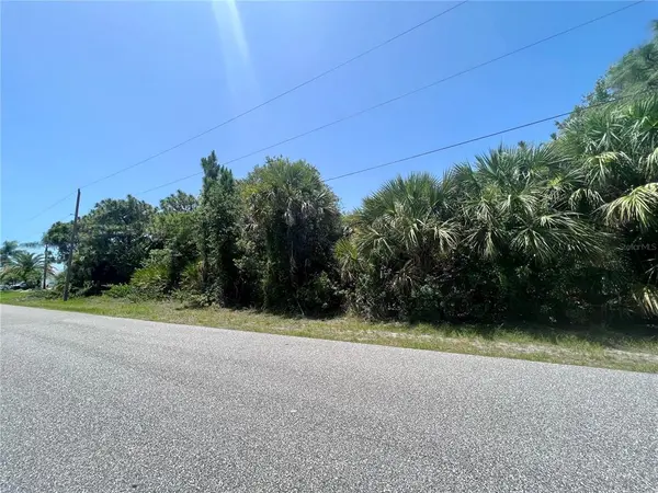 9068 CARNATION AVE, Englewood, FL 34224