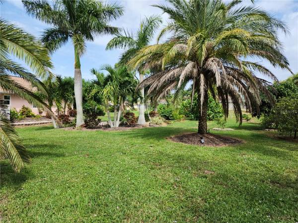 266 LONG MEADOW LN, Rotonda West, FL 33947