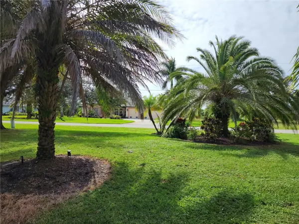 266 LONG MEADOW LN, Rotonda West, FL 33947